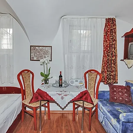 Guest house Barokk Vendeghaz 4*