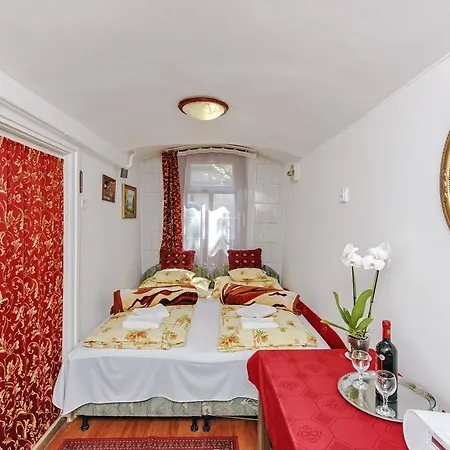 Guest house Barokk Vendeghaz 4*